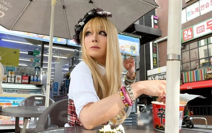 Lee Min Jung's Bold Gyaru Style Transformation