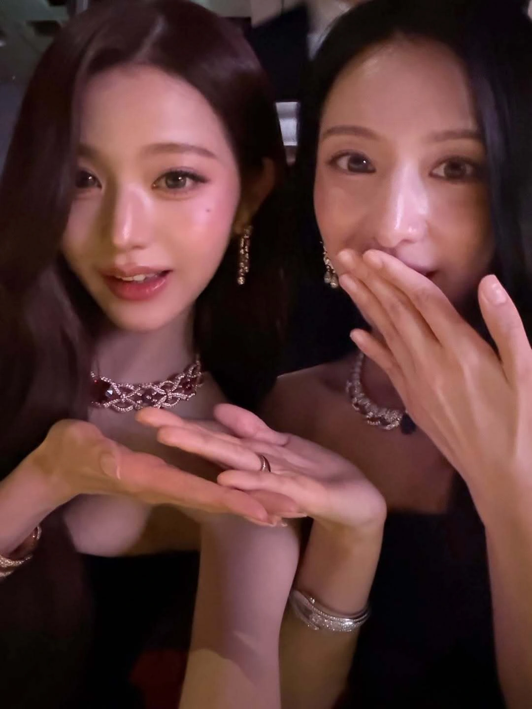 장원영, 미러 셀피 갓기 매력