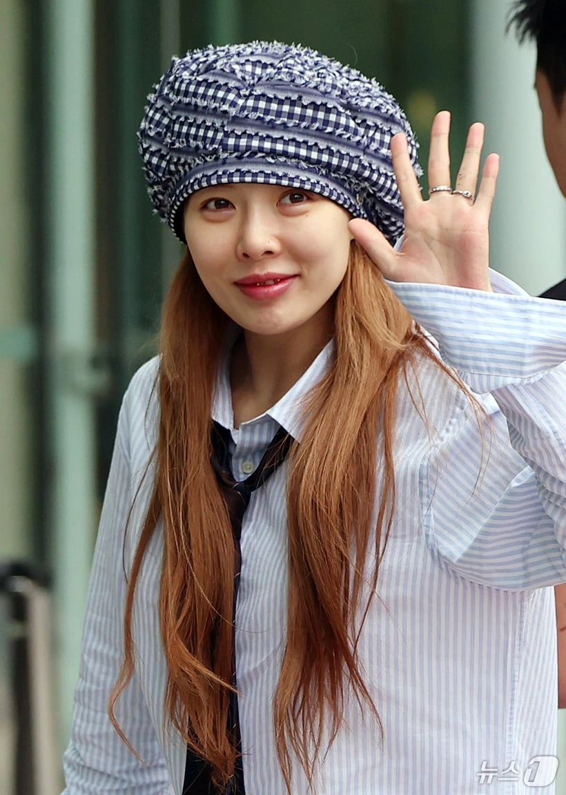 HyunA Parts Ways With Agency AT AREA