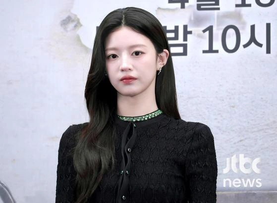 고윤정, 인형 같은 비주얼