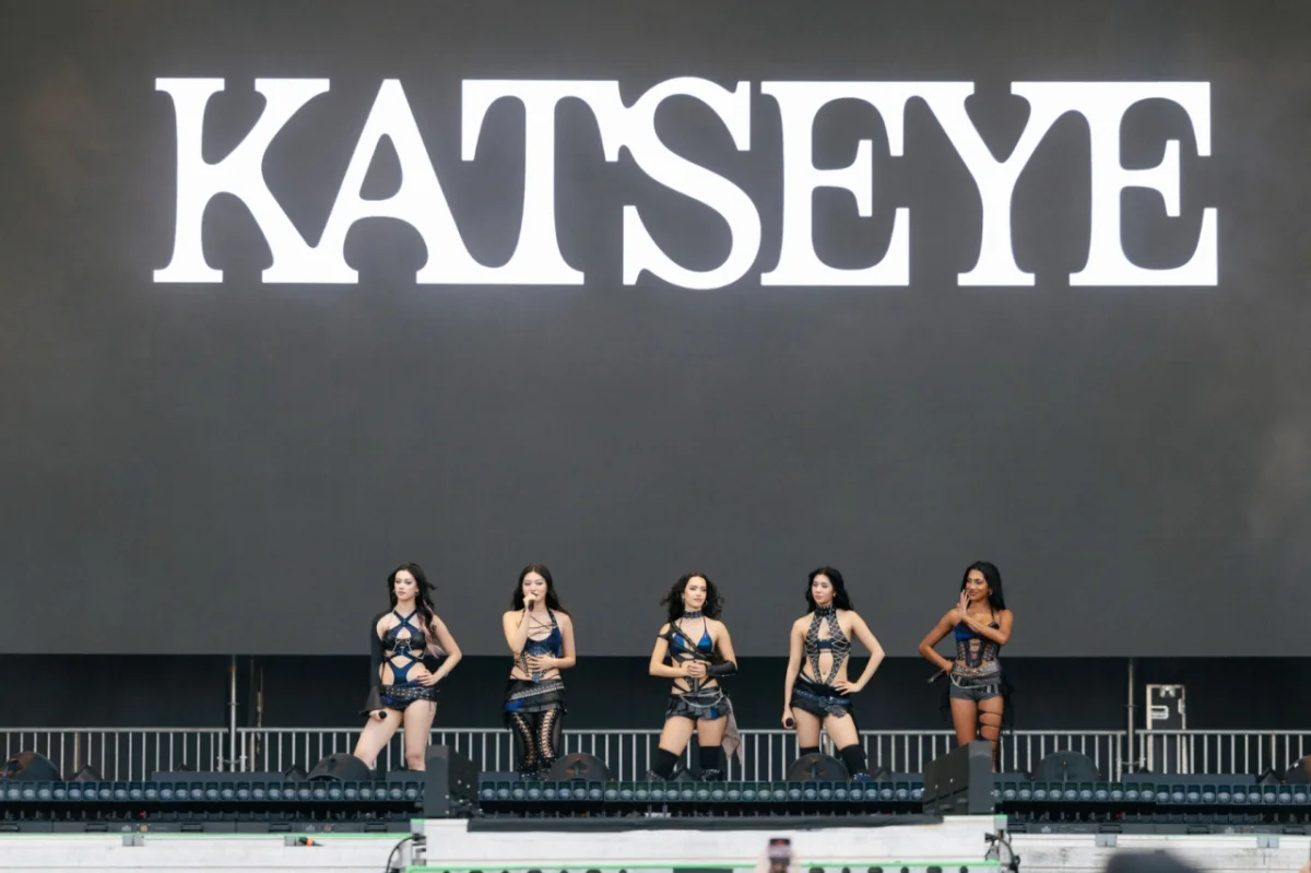 パン・シヒョク率いるHYBE、南米ロラパルーザを制覇