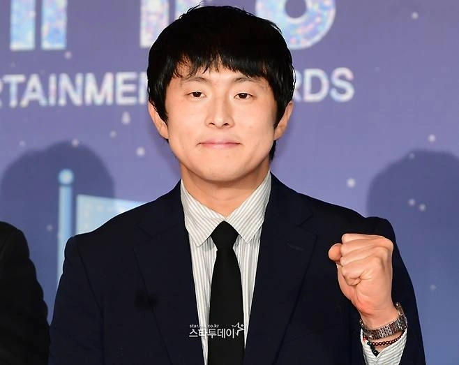 Webtoon Artist Kian84 Donates $100K to Elderly