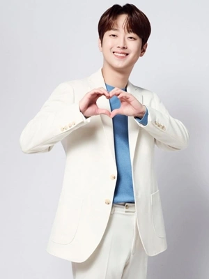 Lee Chan-won Funds Childhood Cancer Treatment