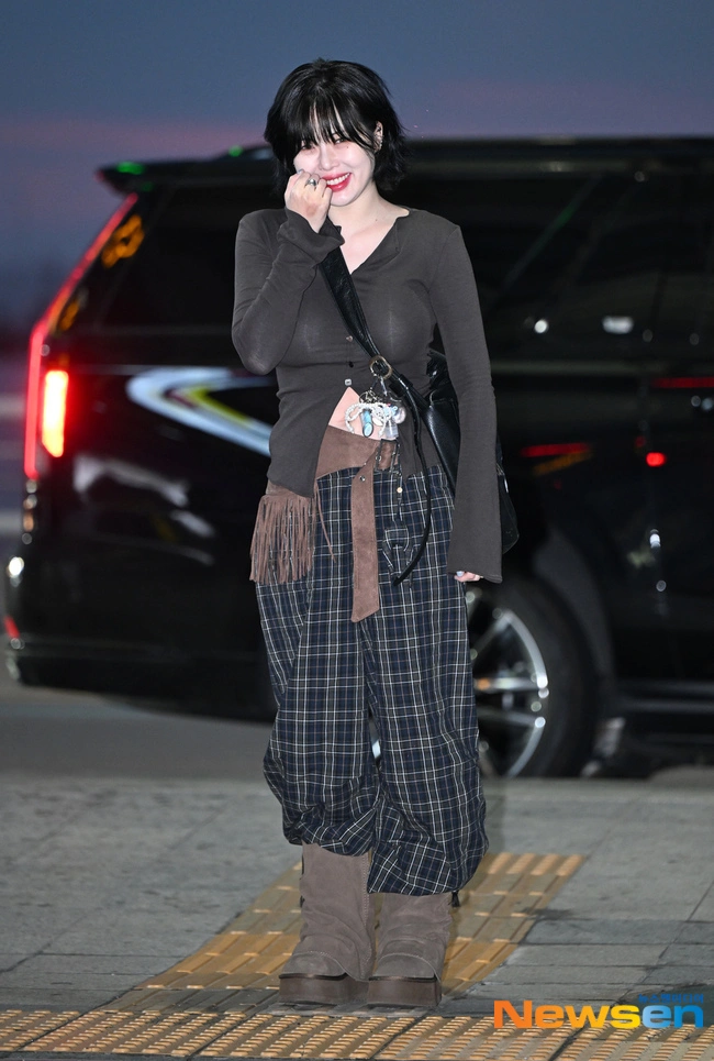 ヒョナ、所属事務所との契約終了を発表