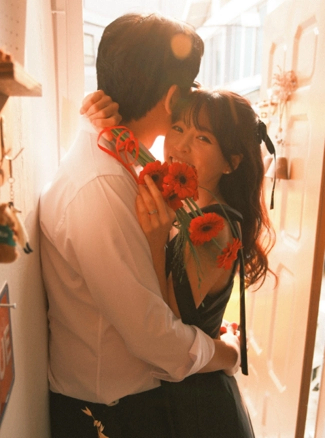 Comedian Lee Hong-ryul Marries 1-Year Younger Partner