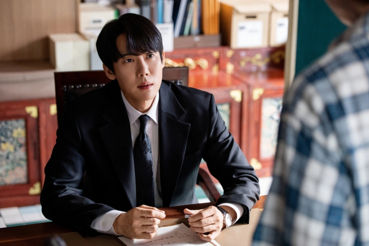 Yoo Yeon-seok's 'The God of Music' Tops Charts