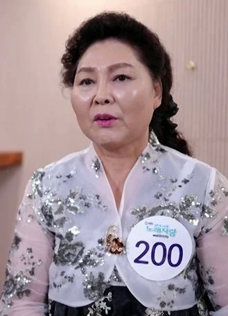 Lee Soon-sil's Challenge on National Singing Contest