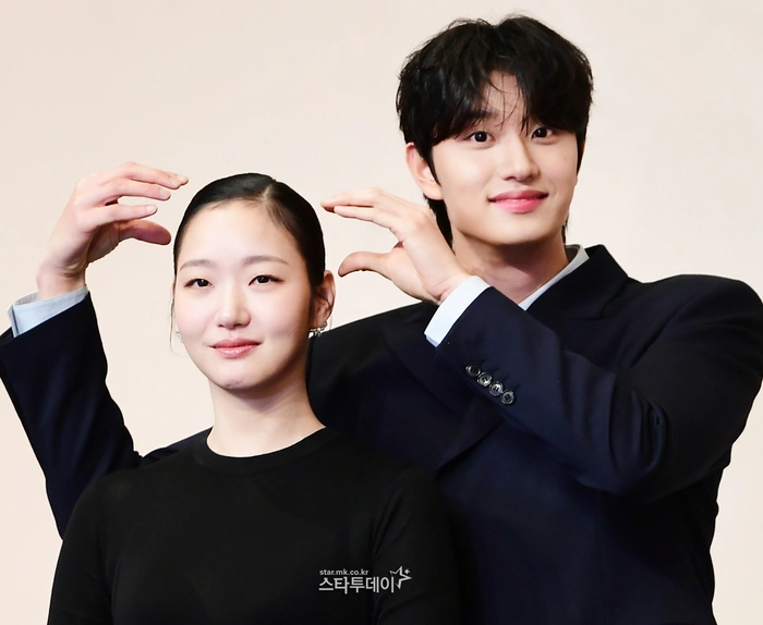 Yumi's Cells 3: Kim Go Eun, Kim Jae Won Romance Teased