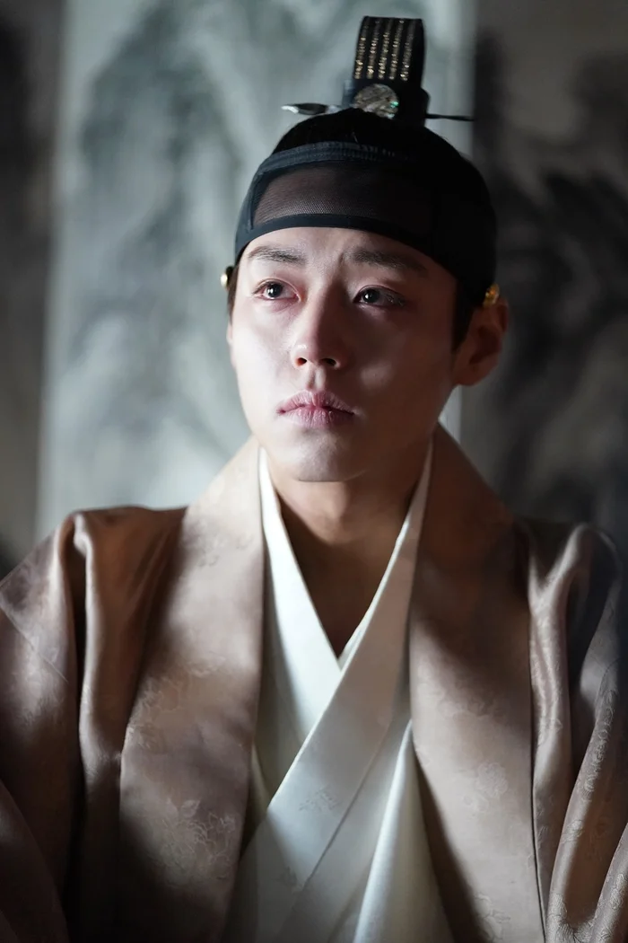 Park Ji-hoon, 'The Man Living with the King' Ranks No. 1