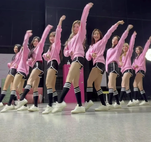 아이오아이, 핑크 단체복 추억