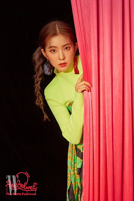 IU、ロングヘアのハーフアップ術