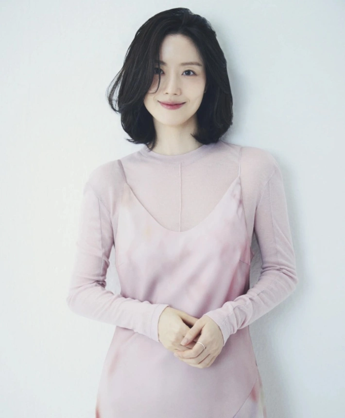 Moon Chae Won Announces June Wedding