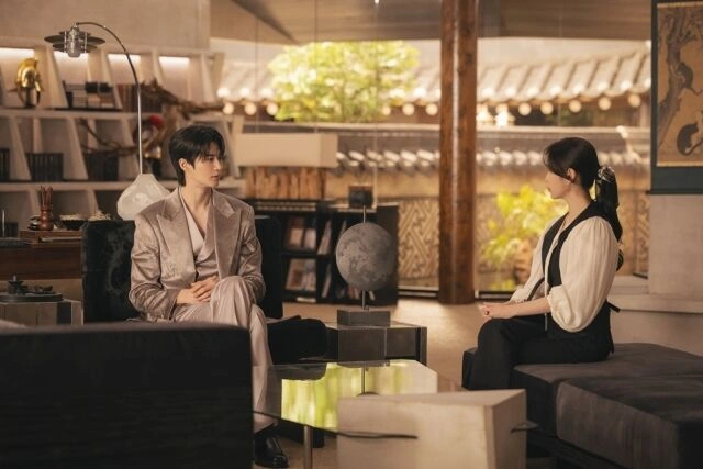 IU, Byeon Woo Seok Hit Double-Digit Ratings