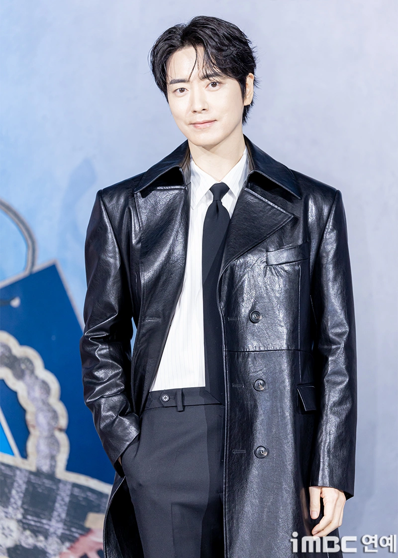 Director Jang Hangjun's Next Film Stars Lee Joon Hyuk