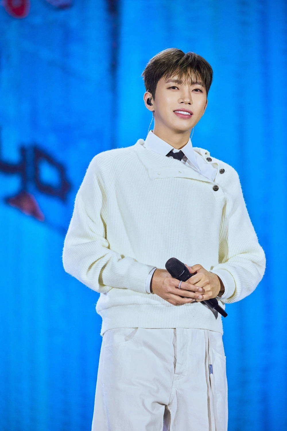 K-Trot Star Lim Young Woong Hits 13.6 Billion Streams on Melon