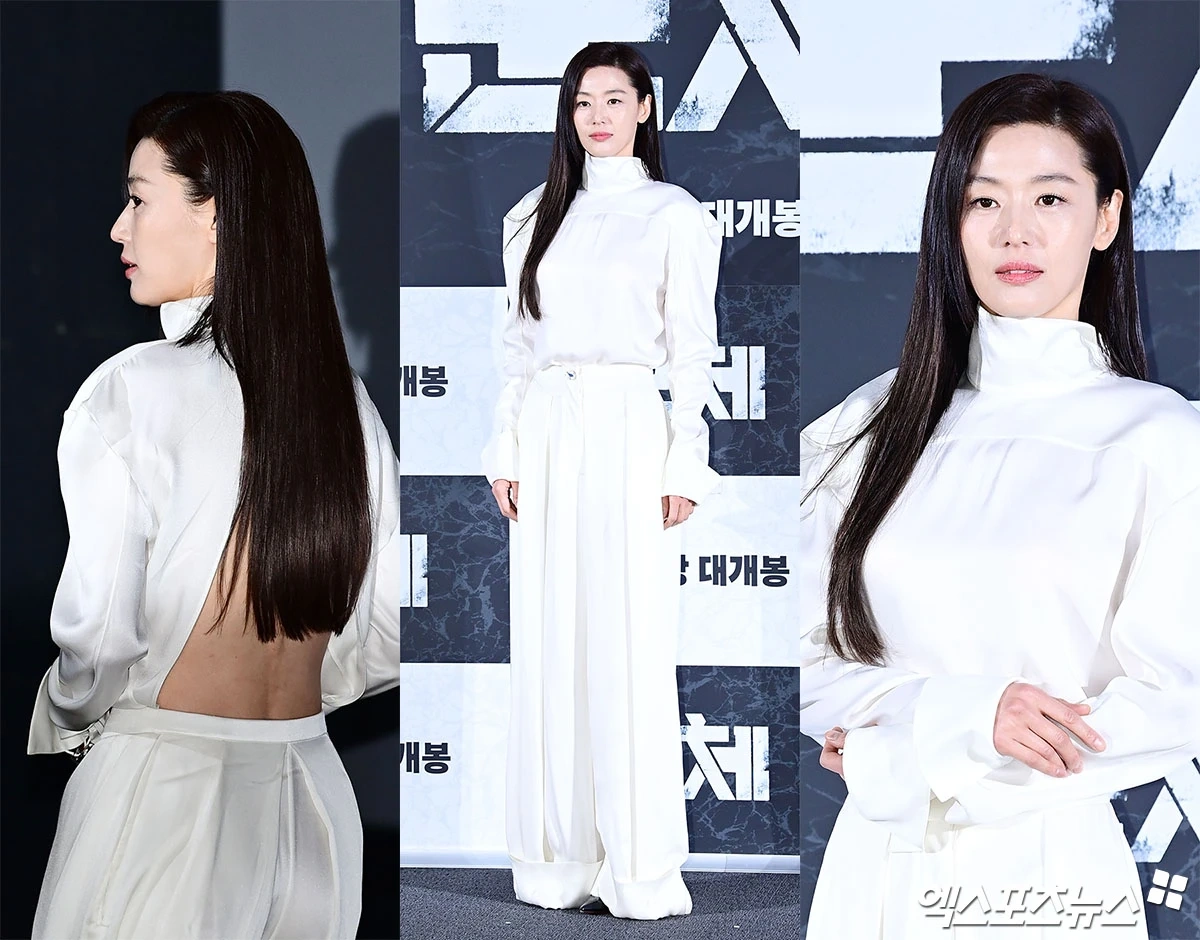 전지현 군체, 올 화이트룩 미모