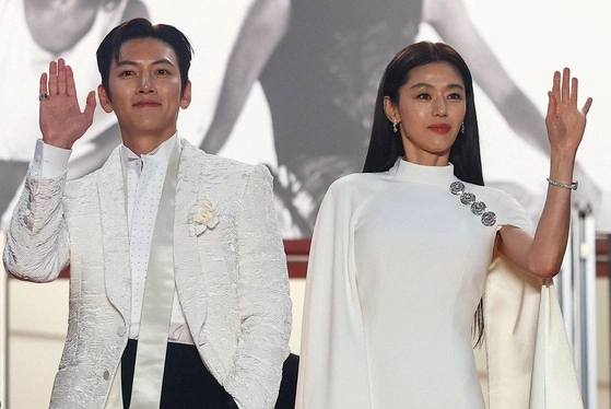 Jun Ji-hyun Dazzles in White Gown at Cannes