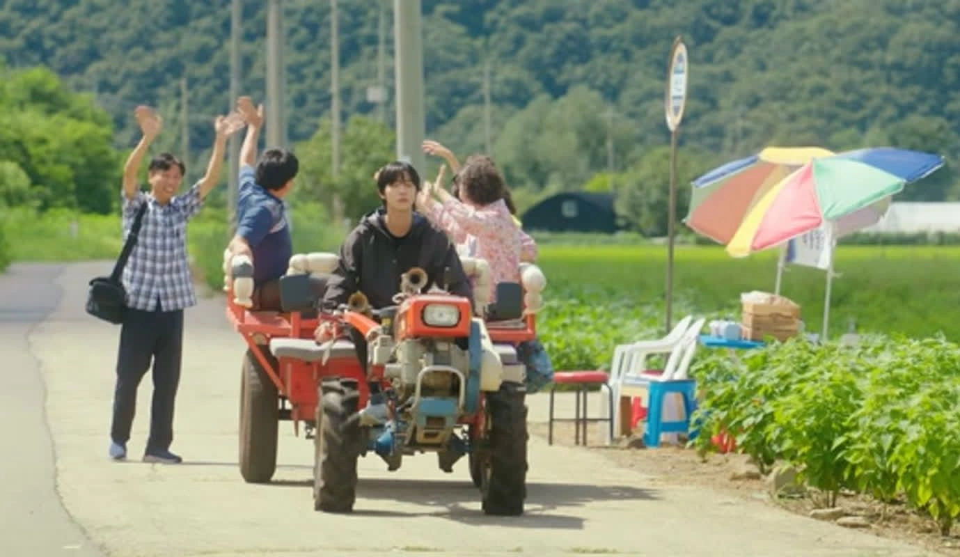 K-Drama 'Omma Jin' Ratings Drop, Global Hit Begins