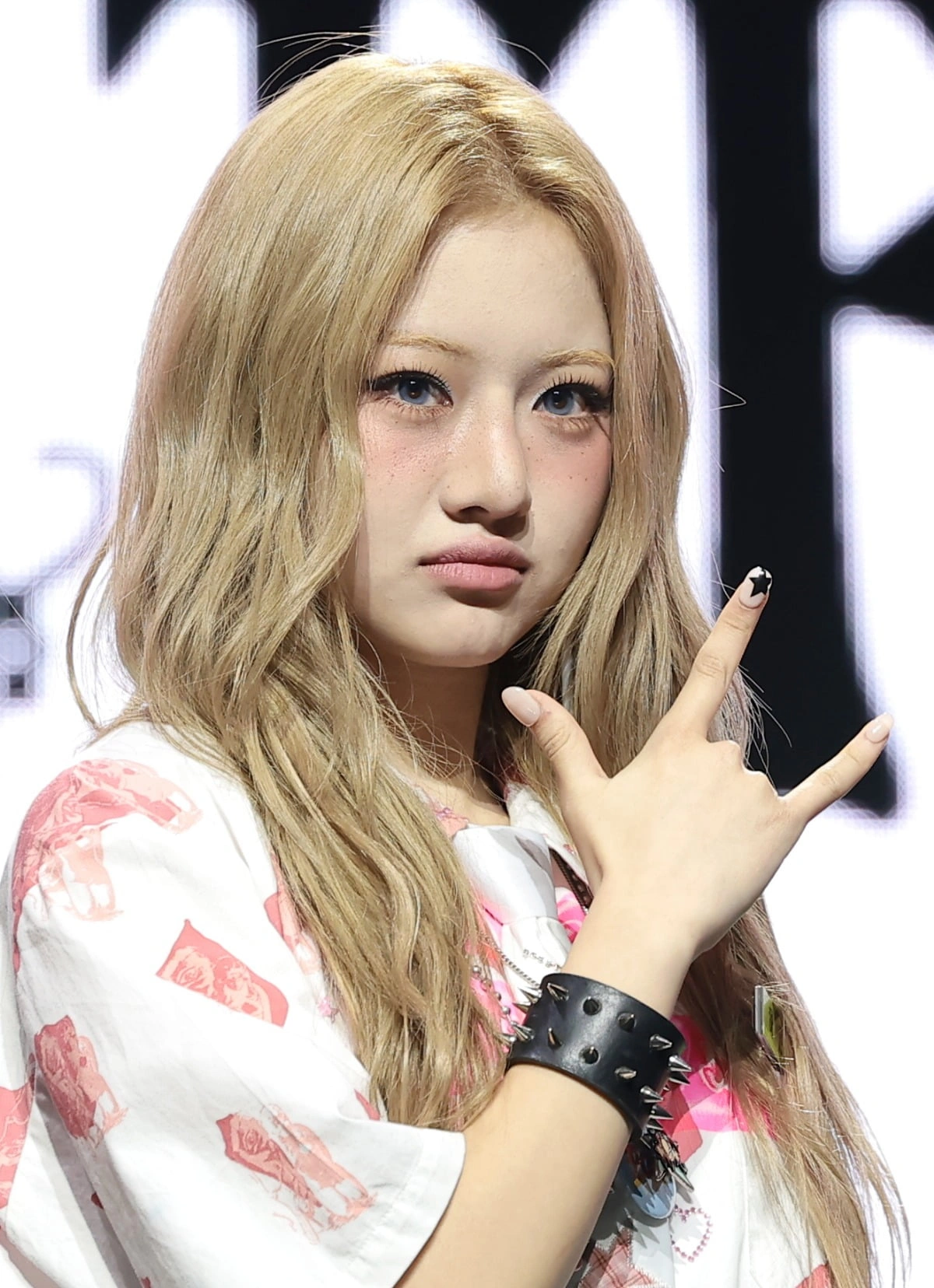 Dance Prodigy Na Ha-eun Debuts with Unchild