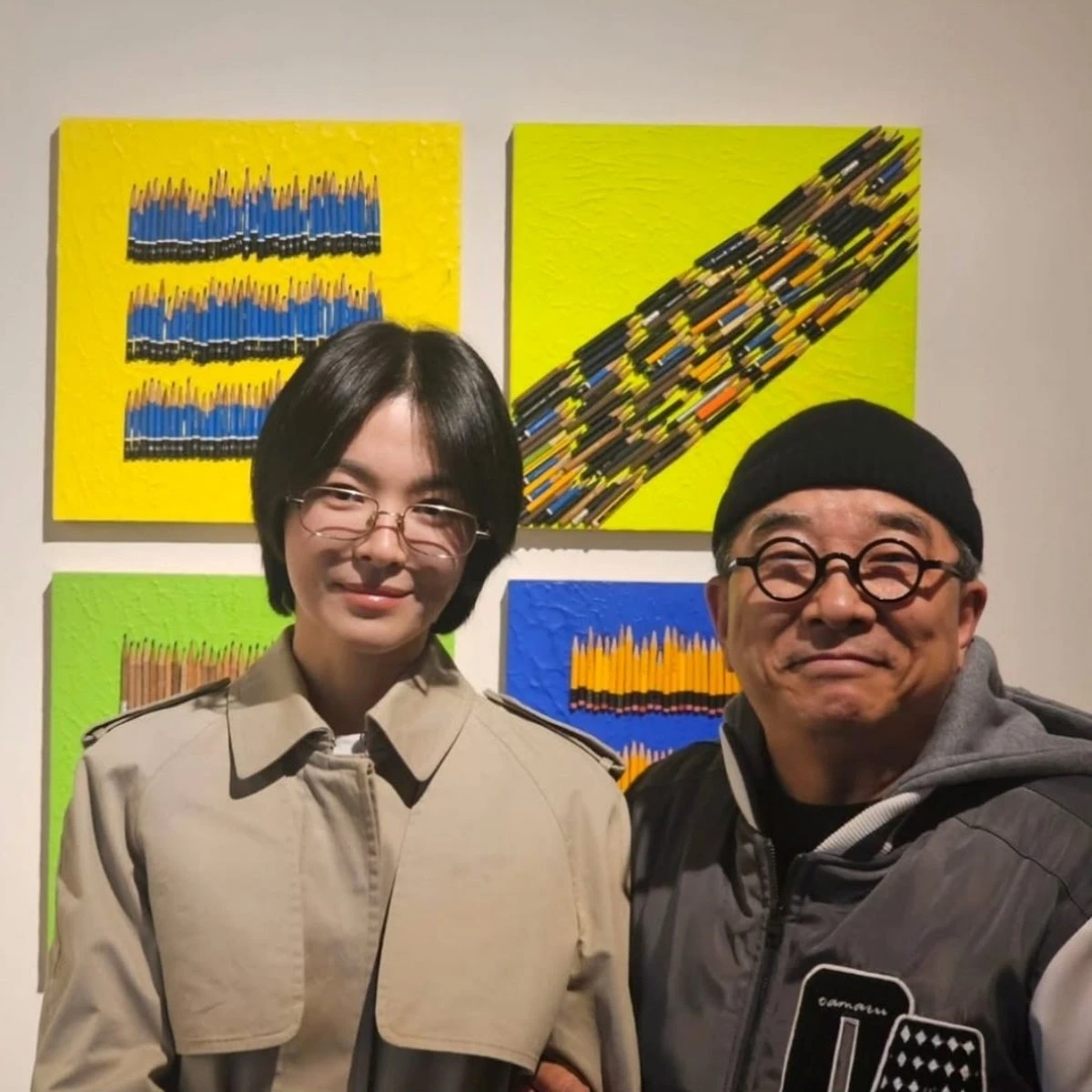 ソン・ヘギョ＆キム・スチョル、展示会でのツーショット