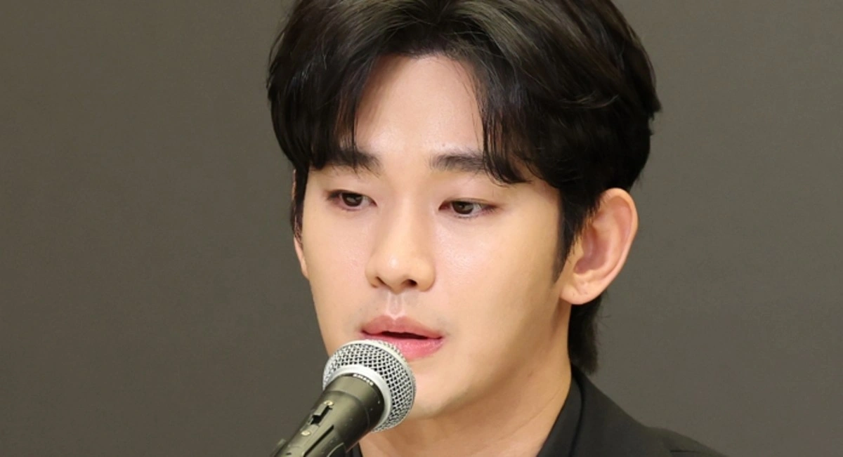 Kim Soo-hyun Denies Underage Dating Rumors