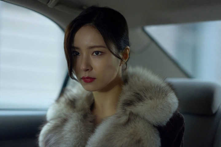 Ryoo Seungwan Directs Shin Se Kyung in New Film