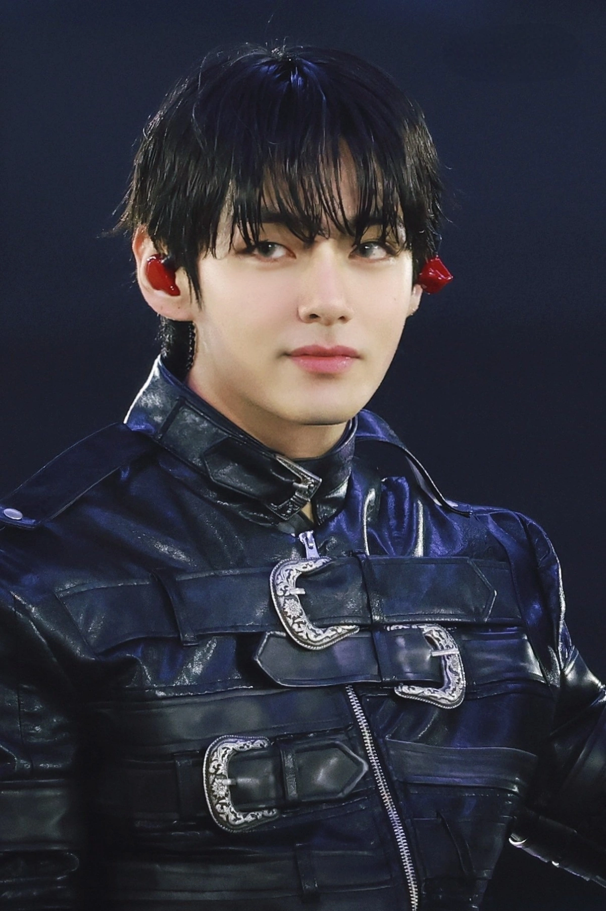 V's Perfect Stage Genius Performance