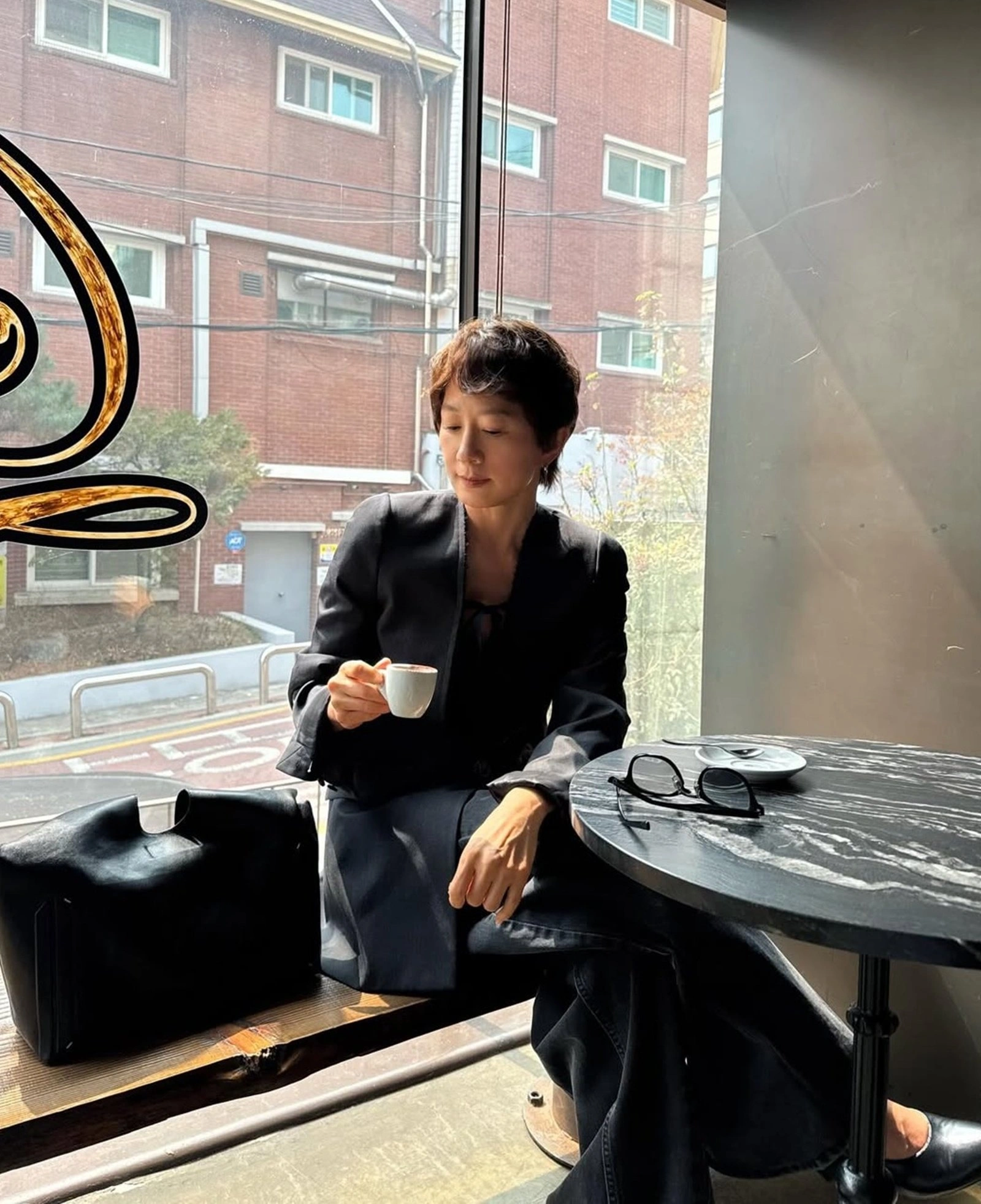 キム·ヒエ、衝撃のショートカット！韓国女優の最新ヘアスタイル