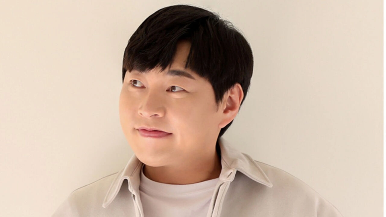 Lee Jin-ho Hospitalized in ICU After Brain Hemorrhage