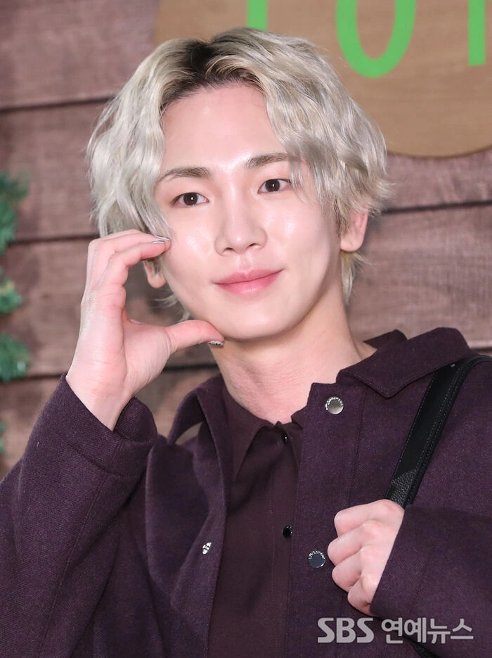 SHINee Key Returns to Stage After 5 Months