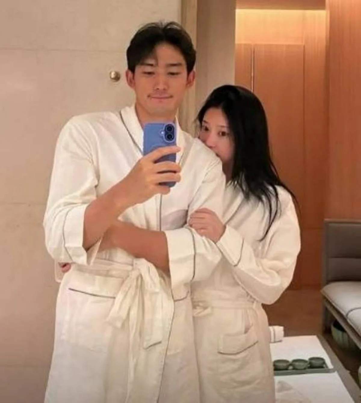 Soyeon's Supportive Role While Living in Dubai