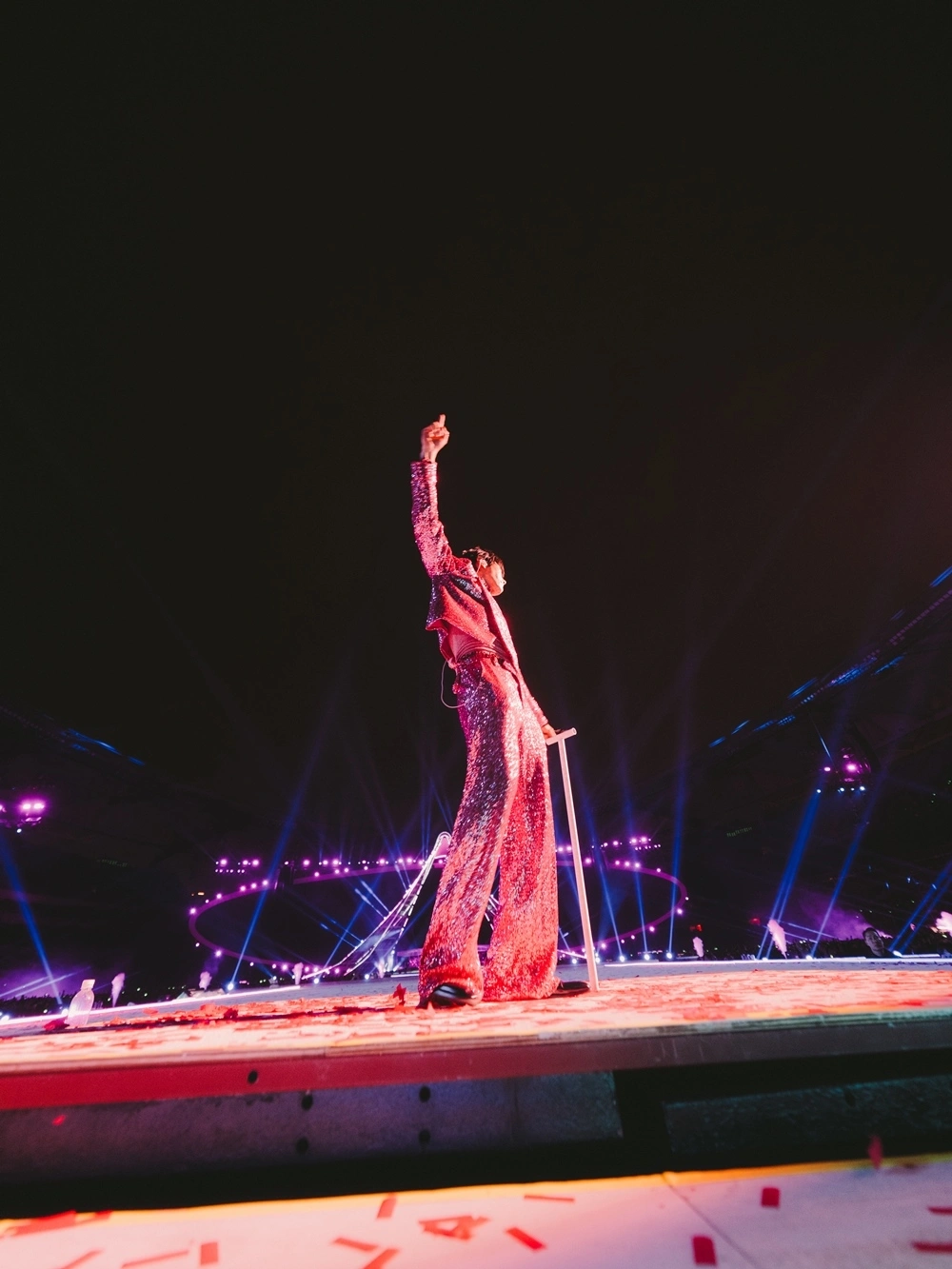 Park Hyo Shin's Dreamlike Stage Performance