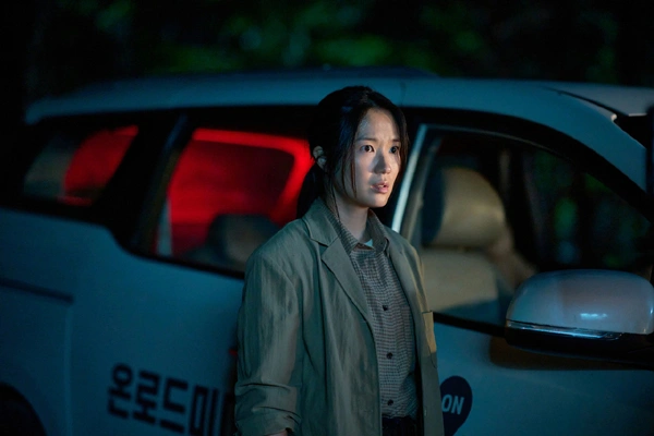 Kim Hye-yun's 'The Plot' Tops Box Office