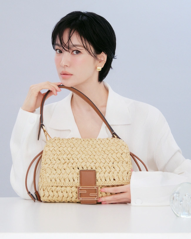 Song Hye Kyo's Ageless Short Hair Transformation