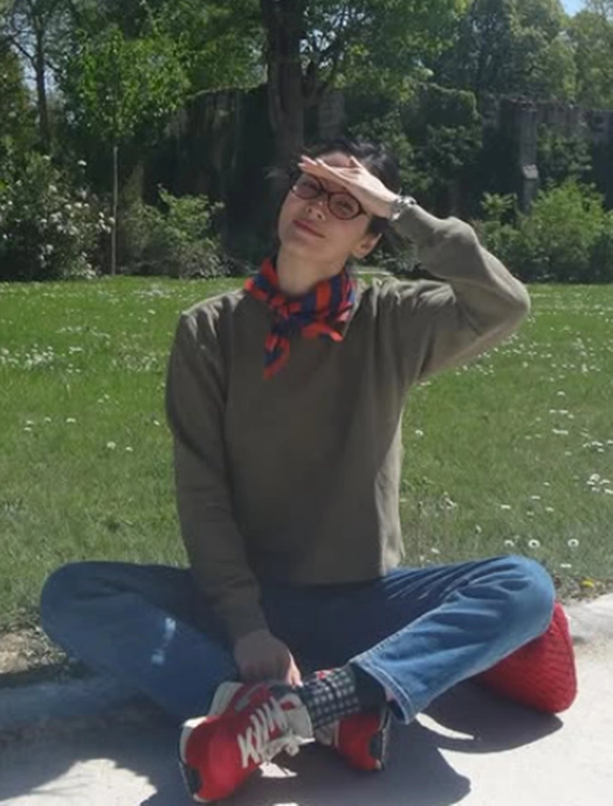 송혜교 파리 허리 라인 집중