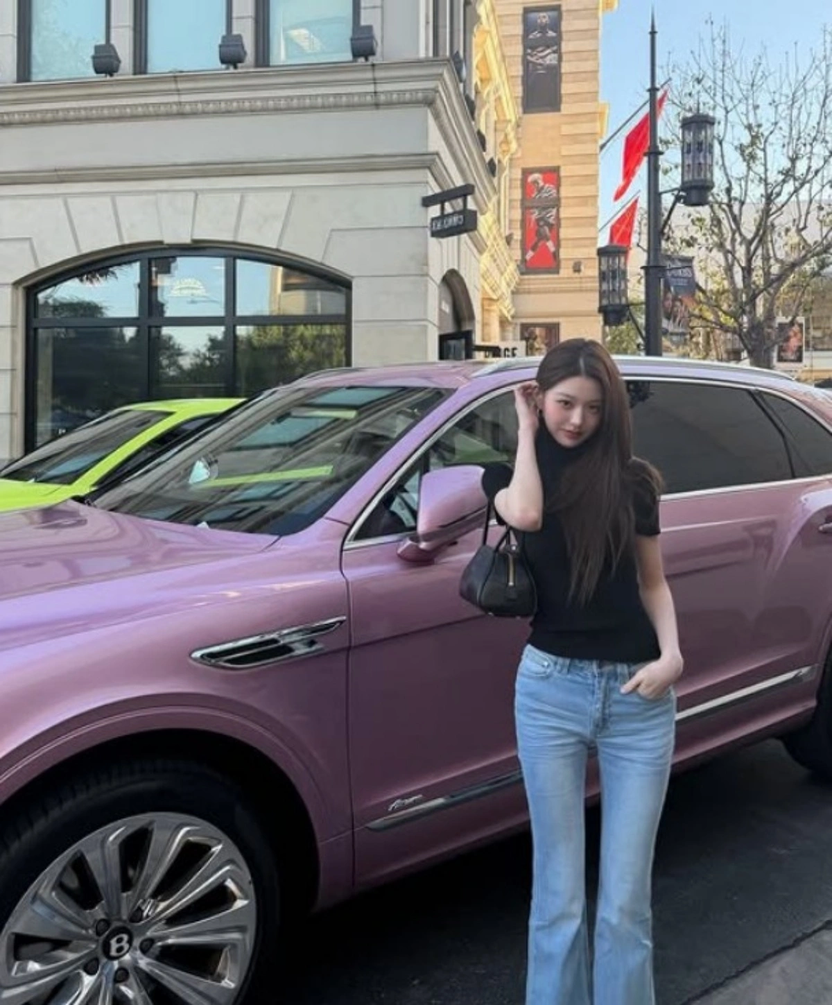 IVE's Jang Wonyoung's Stunning Beauty Goes Viral