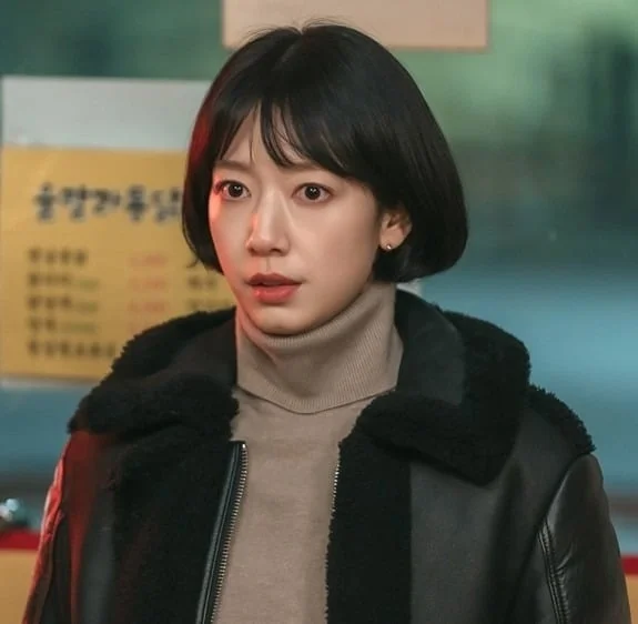 박신혜, 해적단 습격 위기