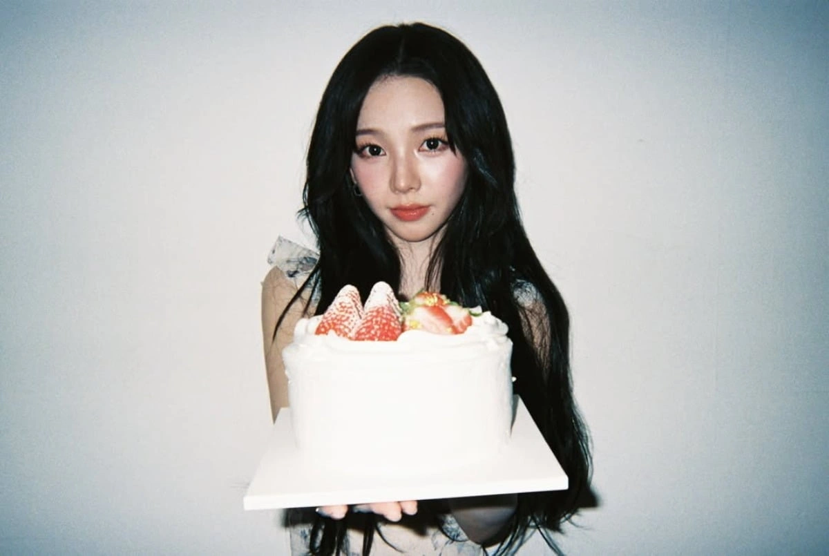 Karina's 26th Birthday Cake Revealed