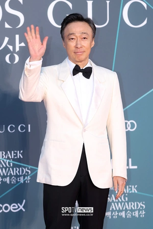 이성민 신세경 수상소감 논란