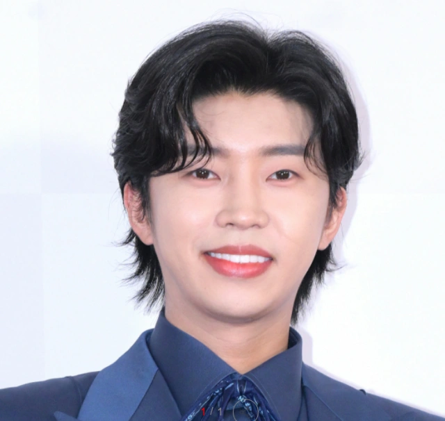 Trot Star Im Young Woong Ranks 2nd in Brand Value