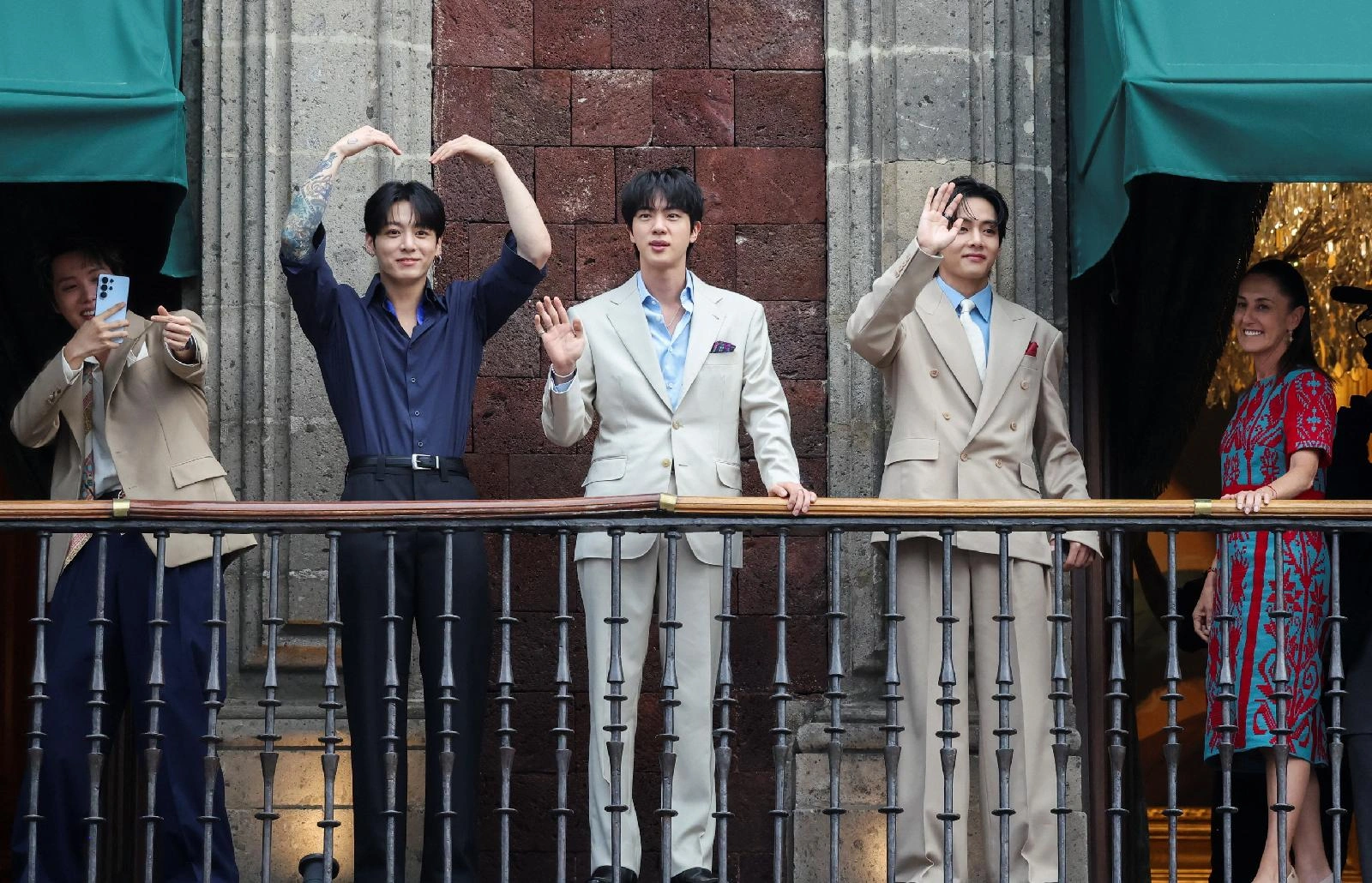 BTS 방탄소년단, 1557억 경제효과