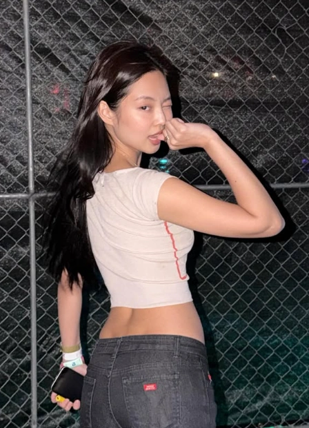 BLACKPINK Jennie's Coachella Crop Top Fashion Goes Viral