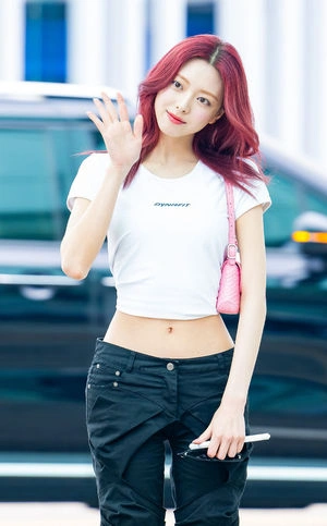 ITZY Yuna's Unreal Hip Line Goes Viral