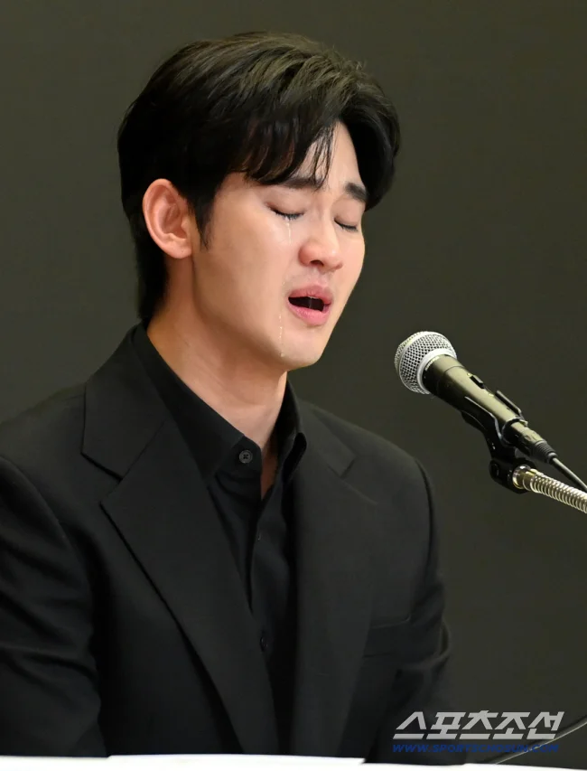 Kim Soo-hyun, Kim Sae-ron rumor clarification