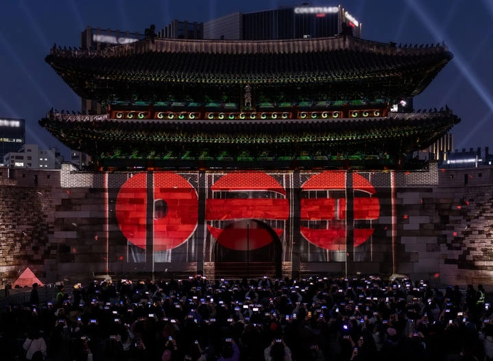 Bang Si-hyuk's HYBE Faces Crucial Legal Decision