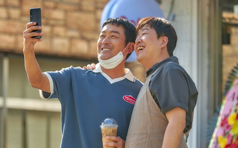 Ha Jung Woo & Hyun Bong Shik's Past Connection Revealed