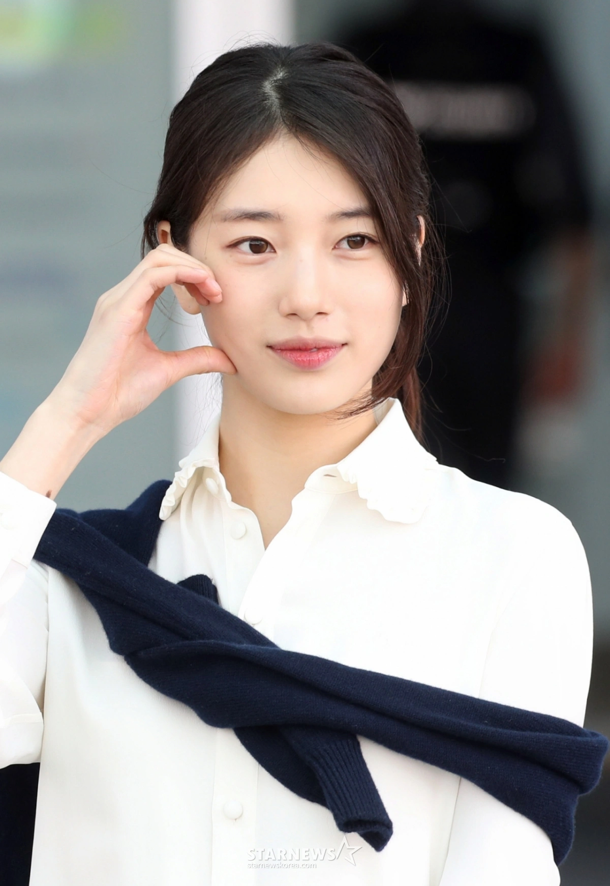 Suzy Voted Top Star for Camping Dates