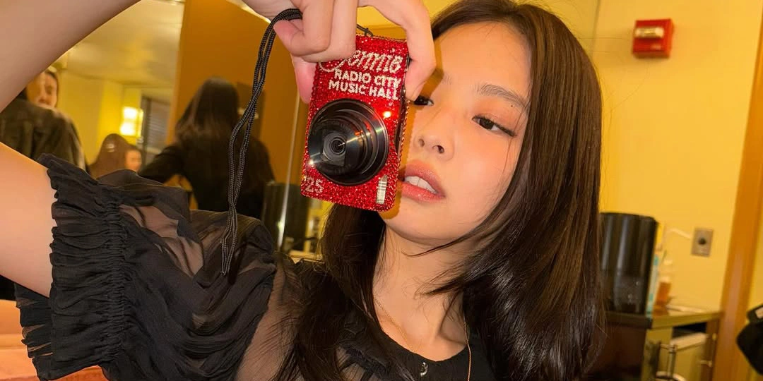 Han So Hee's Mid-Length Layered Cut