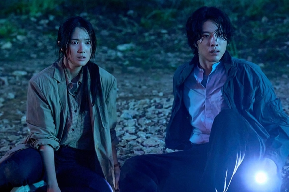 キム・ヘユン主演「殺人の告白」が首位