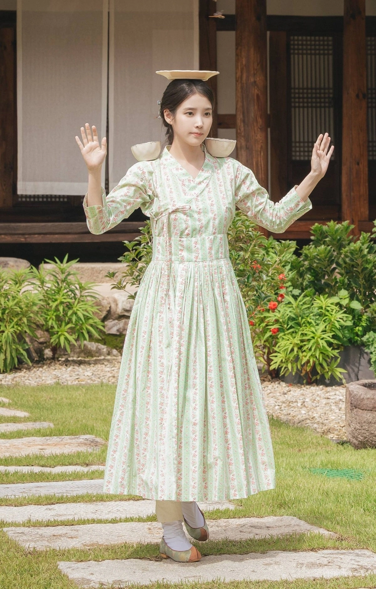 IU & Byun Woo Seok: Royal Fashion Trends